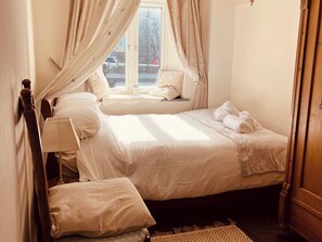 3 bedrooms, individually decorated, individually furnished, free WiFi - Sunnybrae Cottage (Tintagel)