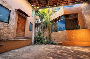 Exterior detail - BOWRA SUITE FIORI, CONSULATE AREA (Zapopan)