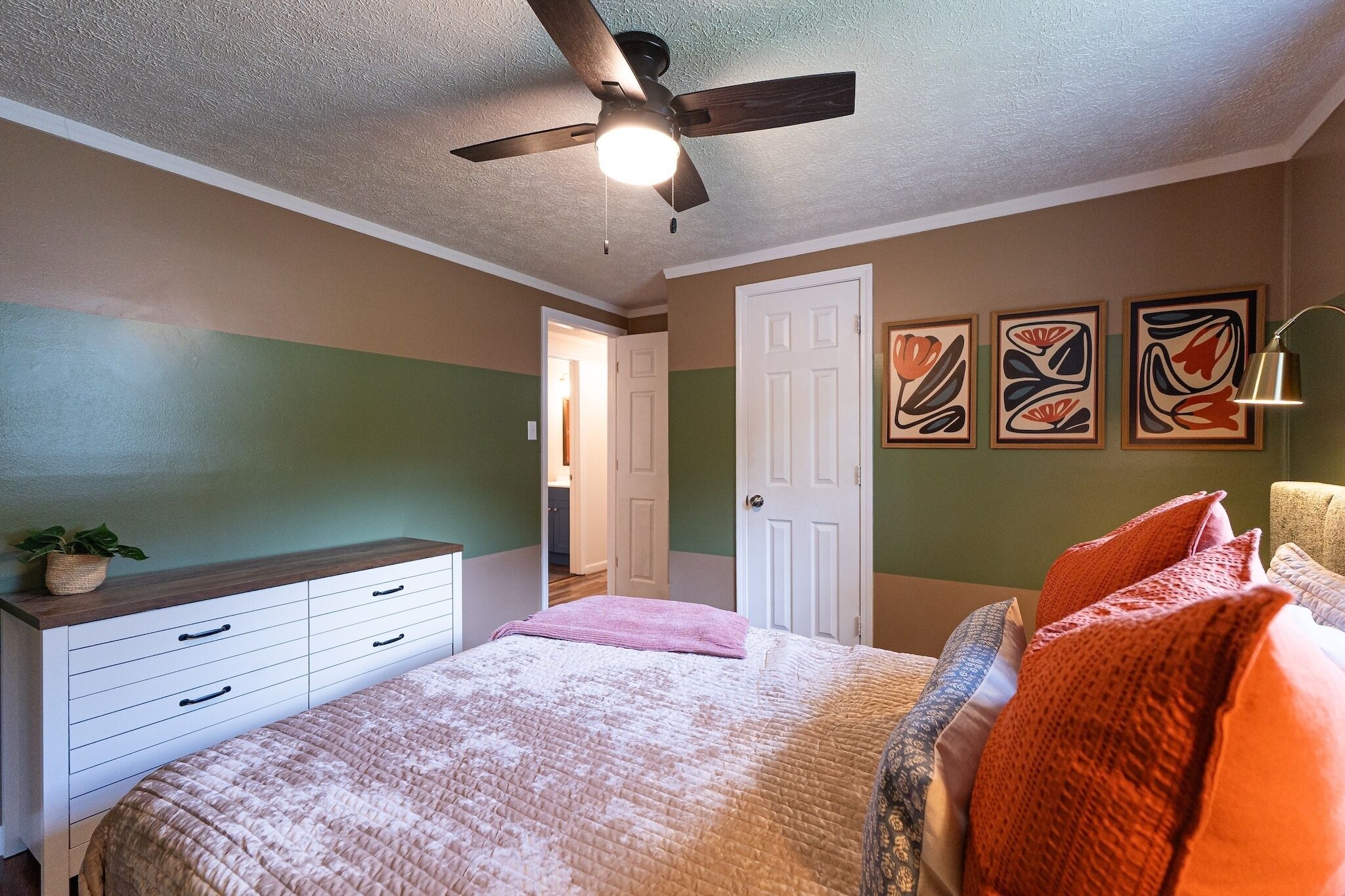 3 bedrooms, iron/ironing board, free WiFi, bed sheets