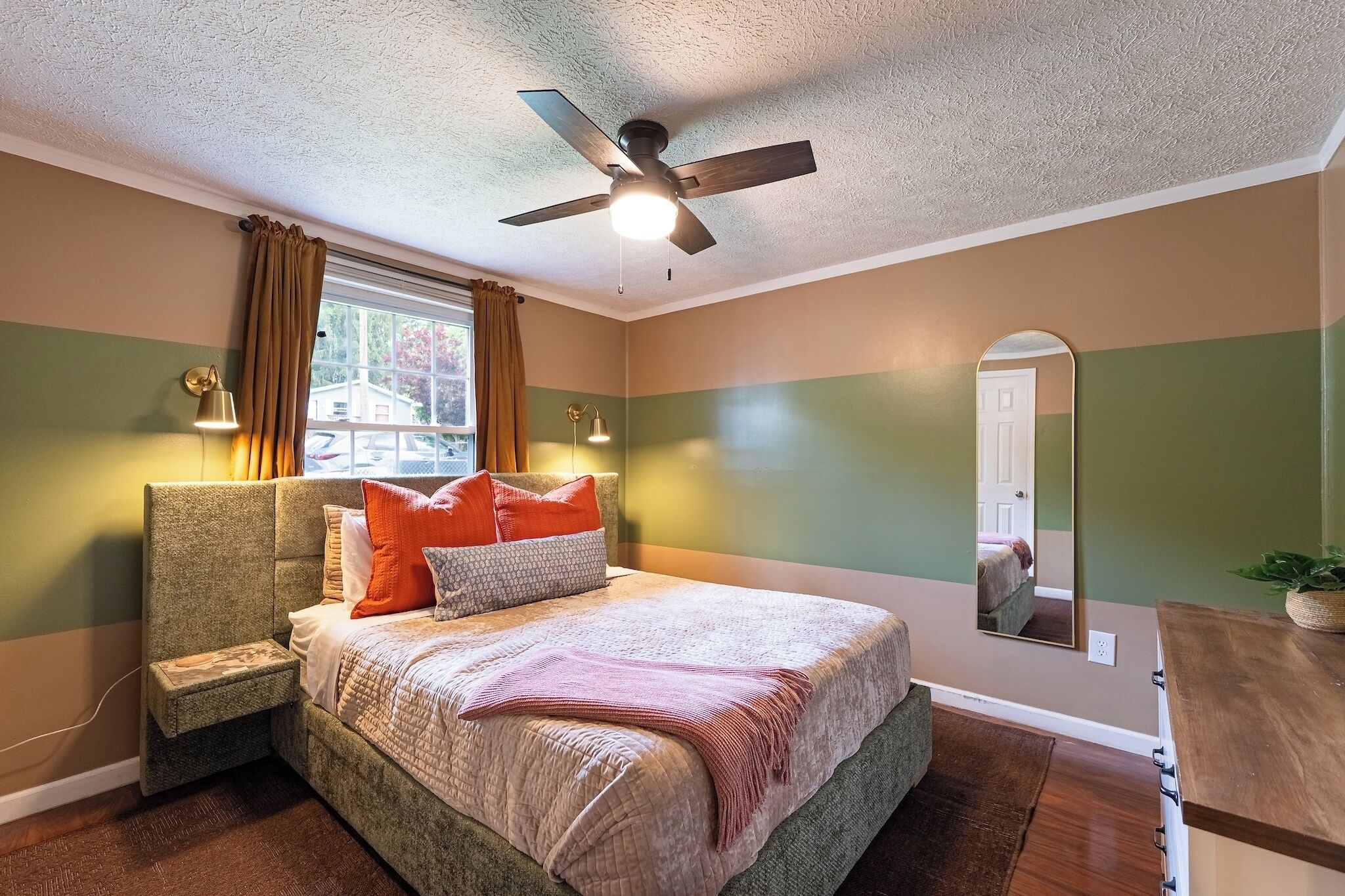 3 chambres, fer et planche à repasser, Wi-Fi gratuit, draps fournis
