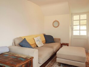 Living area - The Hideaway (Tintagel)