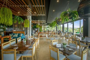 Dining - Simbithi Estate Escape | 4xBed | Air-conditioned (Dolphin Coast)