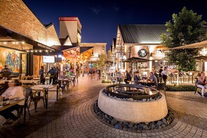 Outdoor dining - Simbithi Estate Escape | 4xBed | Air-conditioned (Dolphin Coast)