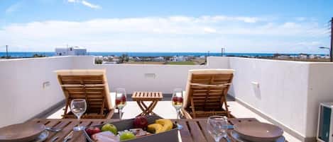 Luxury House, Sea View | Outdoor dining