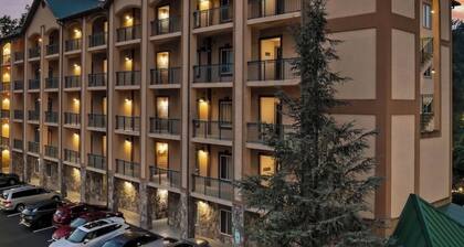 JUST UPDATED- 2-BR 2-BA condo in Downtown Gatlinburg. Walk Everywhere!