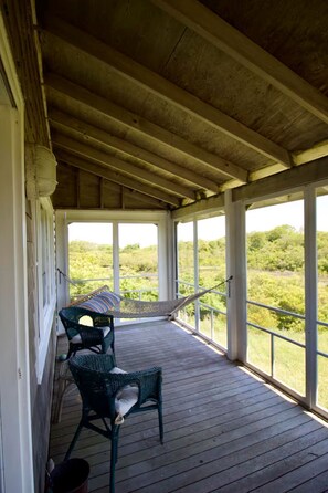 Property grounds - Charming 3BR Cottage on Pilot Hill (New Shoreham)