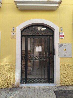 Exterior detail - APARTMENT CHURRUCA 3A recently refurbished, ten minutes from downtown (Málaga)