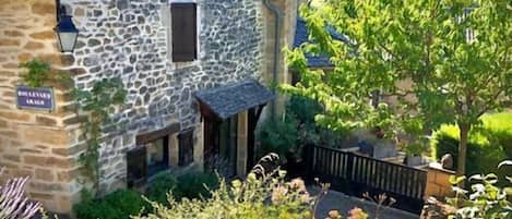 Enceinte de lâhĂ©bergement