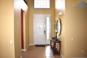 Interior - All-suite south-facing pool home - attractions/shopping/dining minutes away! (Kissimmee)