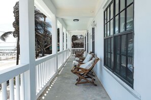 Terrace/patio - 4 Bedroom Oceanview in Private Villa (San Pedro)