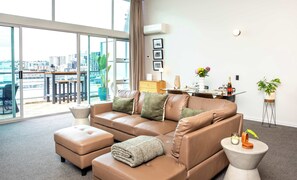 TV, offices - Princes Wharf Penthouse (Auckland Central)
