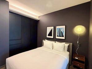 1 slaapkamer, een strijkplank/strijkijzer, wifi, beddengoed
