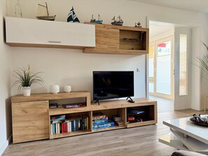 Living area - Vacation apartment near the beach in Kühlungsborn with 2 terraces, dog allowed (2-4 pers) (Kühlungsborn)