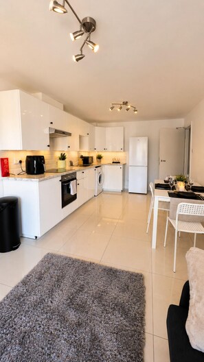 Interior - Spacious 3-Bedroom Flat in Central Leeds (Leeds)