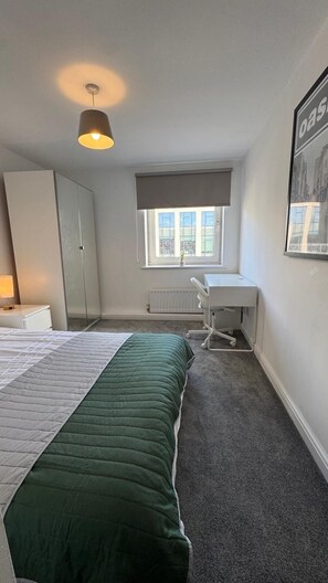 Room - Spacious 3-Bedroom Flat in Central Leeds (Leeds)