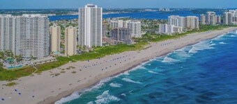 Lux Stay 5 Mins To St. Mary's Med & Riviera Beach