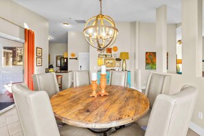Dining - Private Indoor Pickleball Court + Red Rock Views (Sedona)