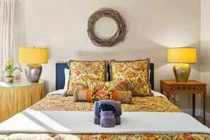 Iron/ironing board, WiFi, bed sheets - Private Indoor Pickleball Court + Red Rock Views (Sedona)