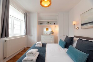 Iron/ironing board, free WiFi, bed sheets - Charming 2BR Cottage in Richmond, 20 mins C London - Pass the Keys (Richmond)