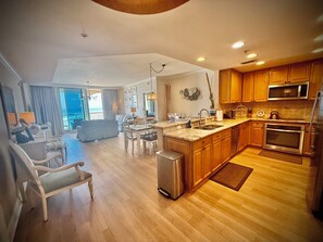 Private kitchen - Portofino 2BR • Tower 1 Unit 902 • Gulf Views from Bed & Balcony • Sleeps 6 (Pensacola Beach)
