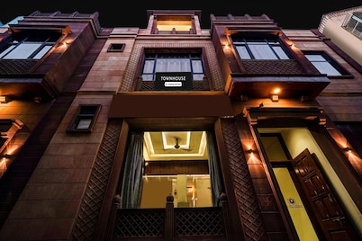 Deluxe Shiv Hari Heritage