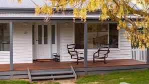 Exterior detail - Timber Mill Cottage - Mansfield (Mansfield)