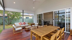 Outdoor dining - Timber Mill Cottage - Mansfield (Mansfield)