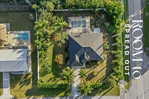 Exterior - Renovated Naples Home, Heated Pool/Spa, Near 5th Ave & Beaches, High Walkability (Naples)