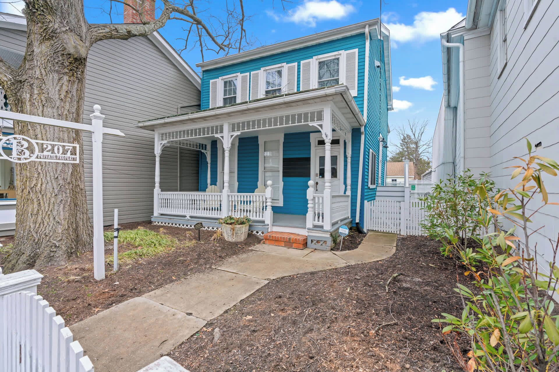 The perfect first impression with inviting charm.