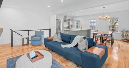Downtown Flat • Walk to Dining & Shops • Sleeps 4