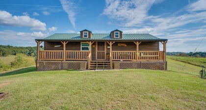 Cozy 1-bedroom cabin in Baileyton with panoramic views