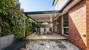 屋外ダイニングエリア