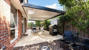 屋外ダイニングエリア