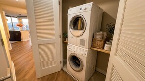 Luxury Penthouse, Balcony, City View | Bathroom | Combined shower/bathtub, hair dryer, towels, soap - Capital Metro Stay (Washington)