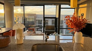 Luxury Penthouse, Balcony, City View | Private kitchen