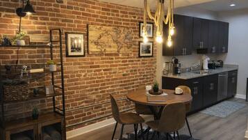 Standard Apartment, 1 Bedroom | Private kitchen | Full-size fridge, microwave, oven, stovetop