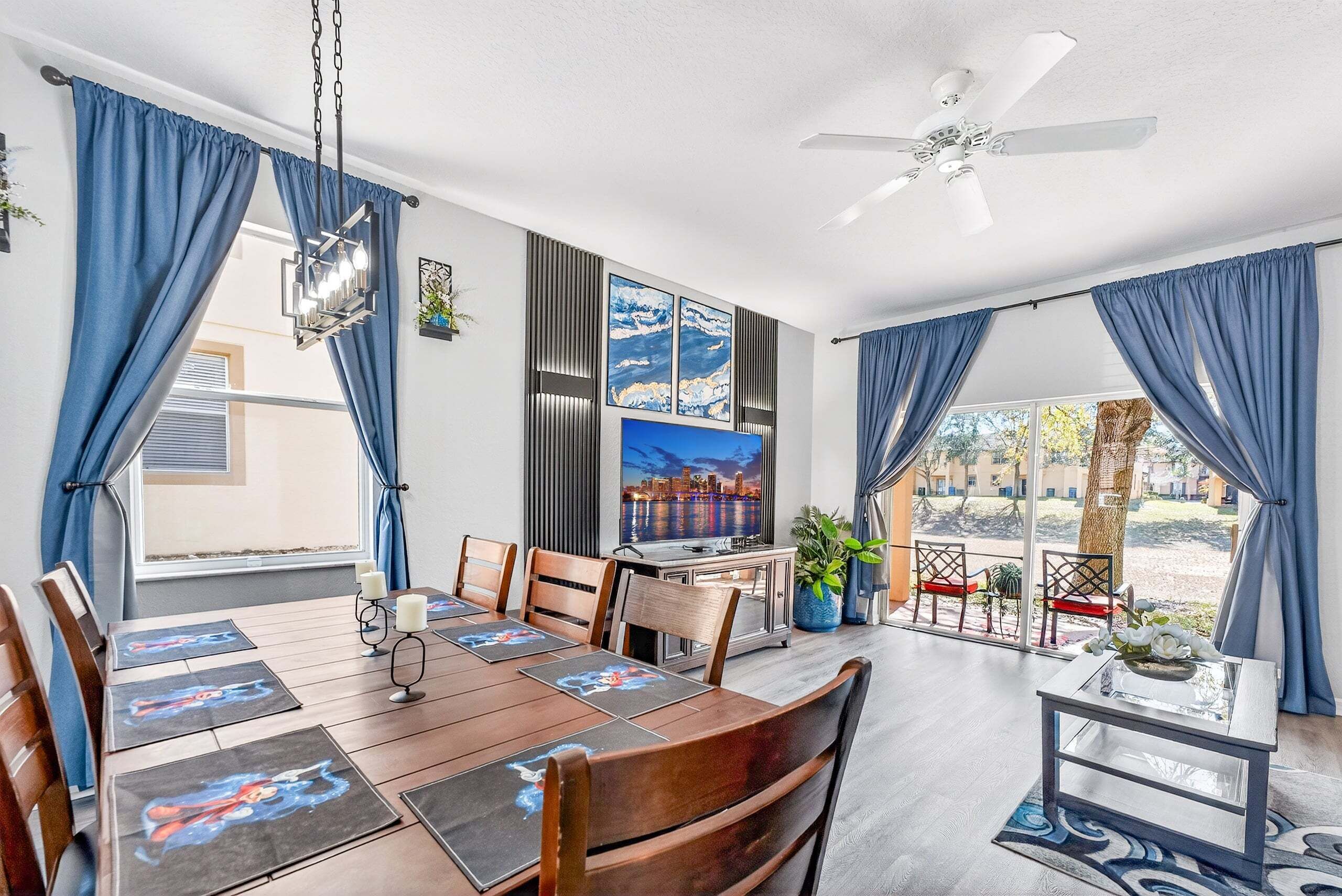 Hus, flere senger, adgang til basseng, bassengutsikt (Magical & Cozy Disney Retreat) | Spiseområde