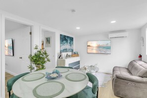 Dining - The Oasis Signature (Miami)