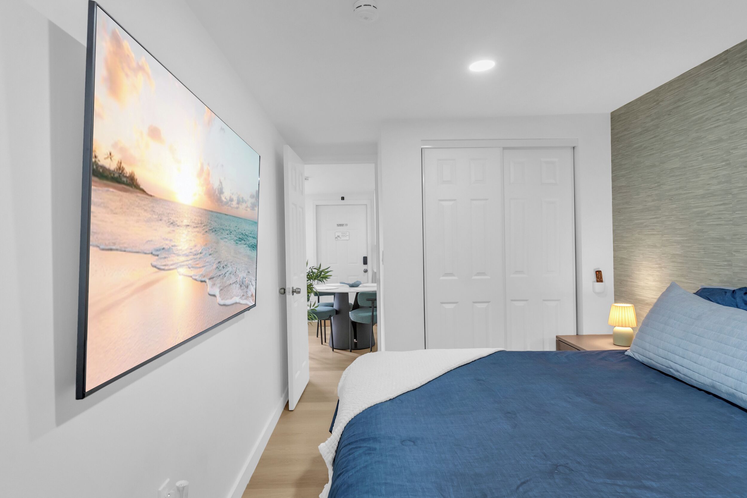 Iron/ironing board, WiFi, bed sheets