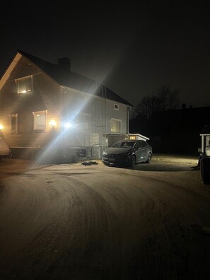 Exterior - Cosy 4 bir R+sauna near traffic, grocery, airport (Vantaa)