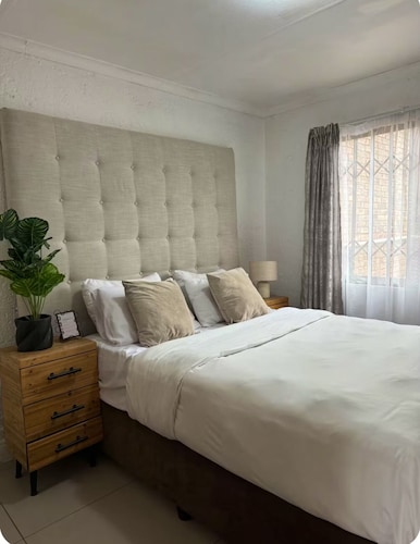 Enjoyable 1-bedroom building in Centurion perfect for your stay