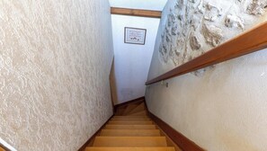 Interior - Typical stone house in the middle of a quiet village (MAREUGHEOL)