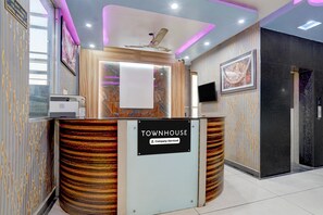 獨棟房屋 | 接待櫃台