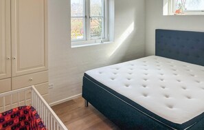Lit de bébé portatif, accès au Wi-Fi (inclus)