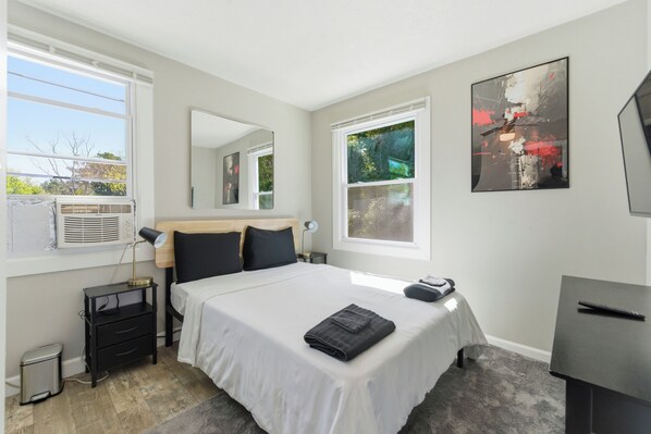 1 bedroom, iron/ironing board, WiFi, bed sheets