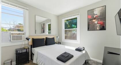 Cozy 1BR Retreat Near Downtown Atlanta w/ Free Parking + Washer/Dryer