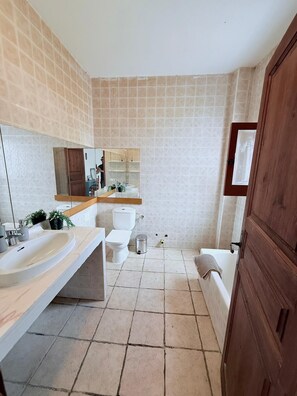 Bathroom - Vrbo Property (Eivissa)