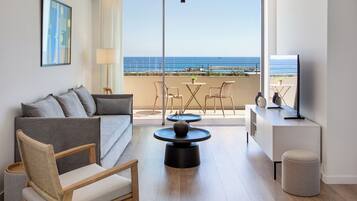 Appartement Supérieur, 2 chambres, balcon, vue mer | Coin séjour