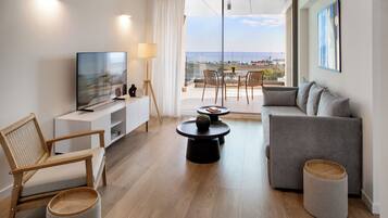 Superior Apartment, 2 Bedrooms, Balcony, Sea View | Living area