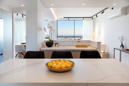 L RESIDENCES & Suites